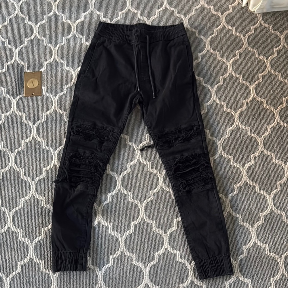 Black Joggers with Tapered Fit and Modern Aesthetic